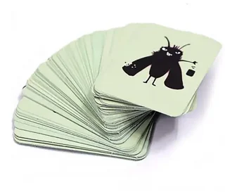 بازی کارتی شب‌ پره متقلب بردباز Cheating Moth بردگیم هیجان، تقلب و خنده مناسب برای ۳ تا ۵ نفر